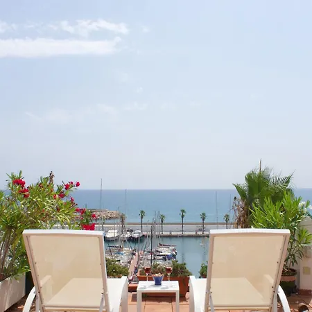 Stunning Sea Views Over Marina With Swimming Pool Vakantiehuis *