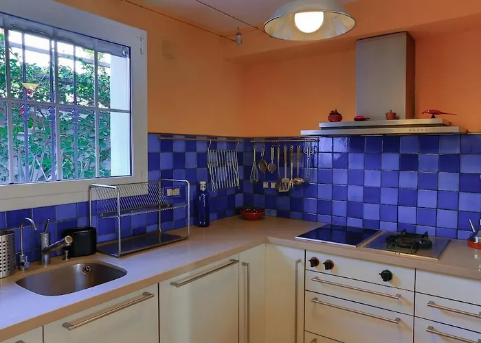 Vakantiehuis Stunning Sea Views Over Marina With Swimming Pool Sitges