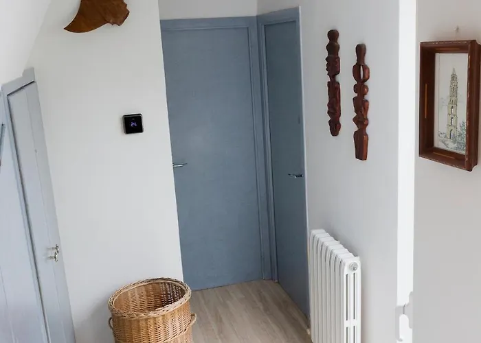 Сasa de vacaciones Stunning Sea Views Over Marina With Swimming Pool *