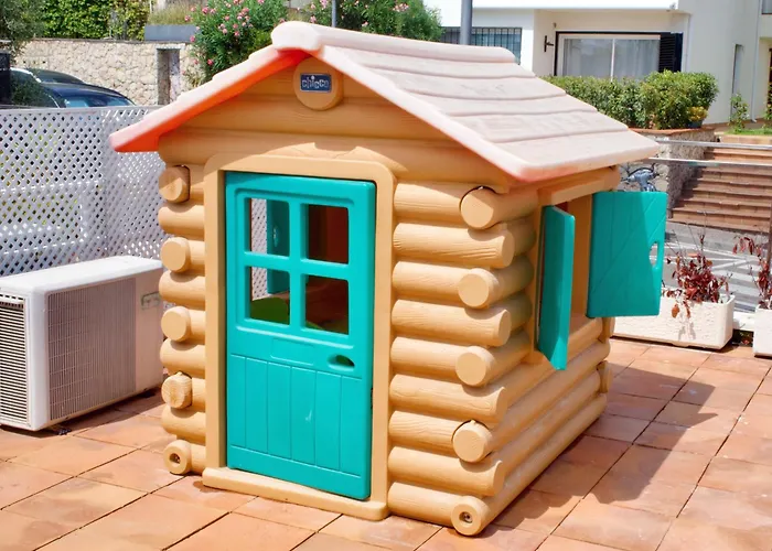 Vakantiehuis Stunning Sea Views Over Marina With Swimming Pool *