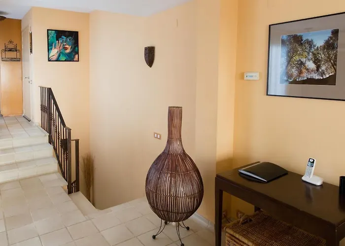 בית נופש Stunning Sea Views Over Marina With Swimming Pool *