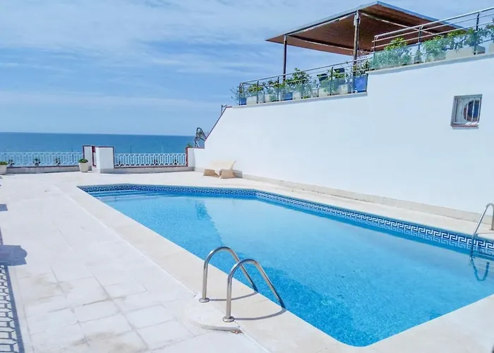 Stunning Sea Views Over Marina With Swimming Pool Ferienhaus Sitges