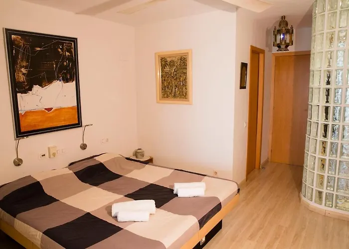 בית נופש Stunning Sea Views Over Marina With Swimming Pool *