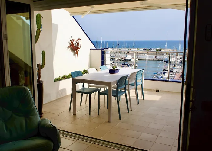 Stunning Sea Views Over Marina With Swimming Pool *